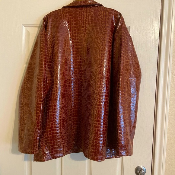 Nasty Gal light weight Cognac color jacket with tons of details - Picture 2 of 4